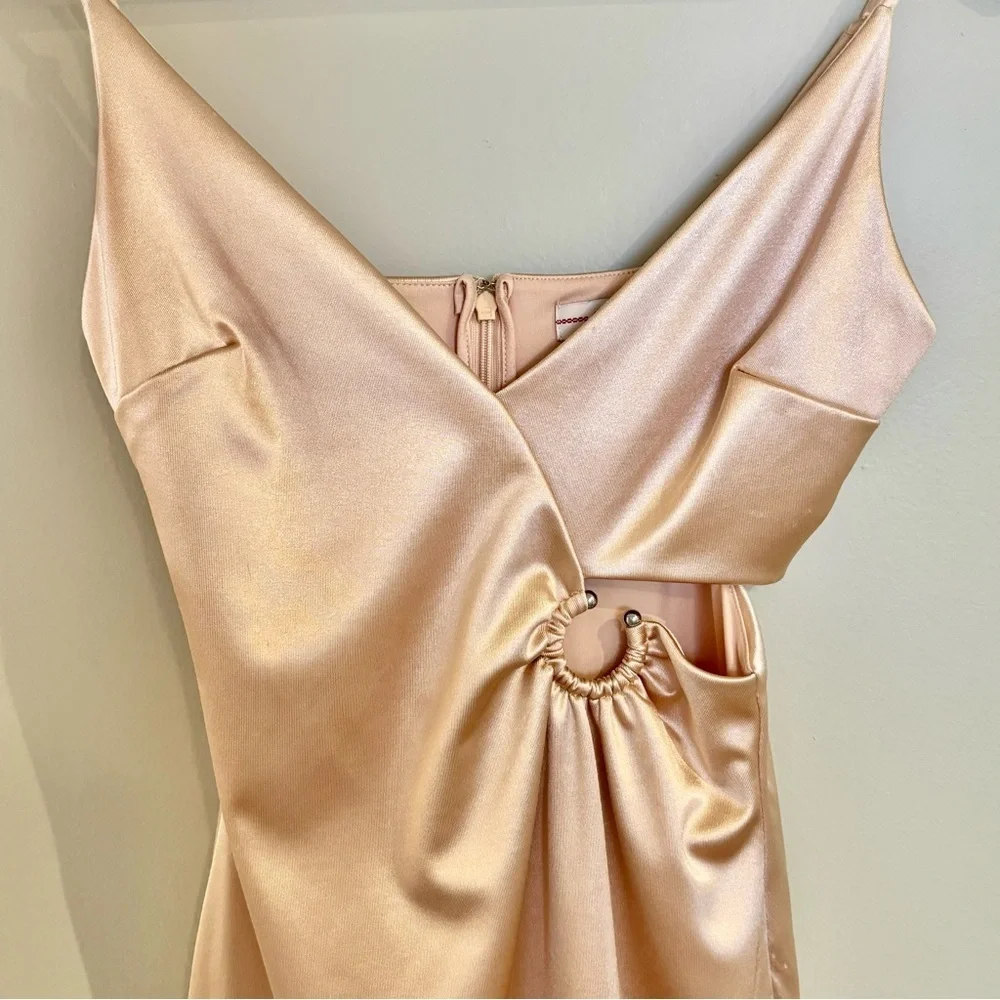 Guess| Y2K Blush Satin Sexy Mini Dress w/Ring Detail & Side Cut Out Sz XS - Picture 2 of 8